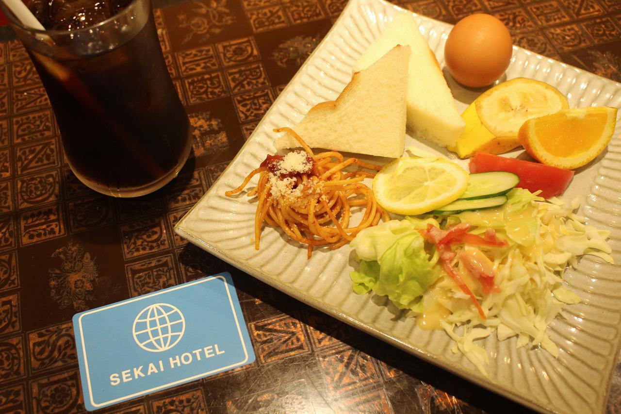 Sekai Hotel Momiji Осака Экстерьер фото